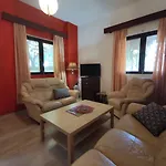 Cozy City Apartment - Sleeps 2